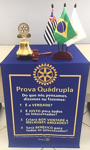 centro-oficial-de-mesa-prova-quadrupla