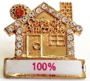 distintivo-100%-casa-da-amizade-com-strass