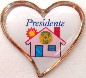 distintivo-coracao-casa-da-amizade-presidente