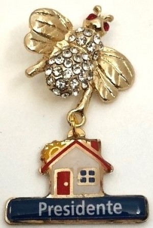 broche-abelha-casa-da-amizade-presidente