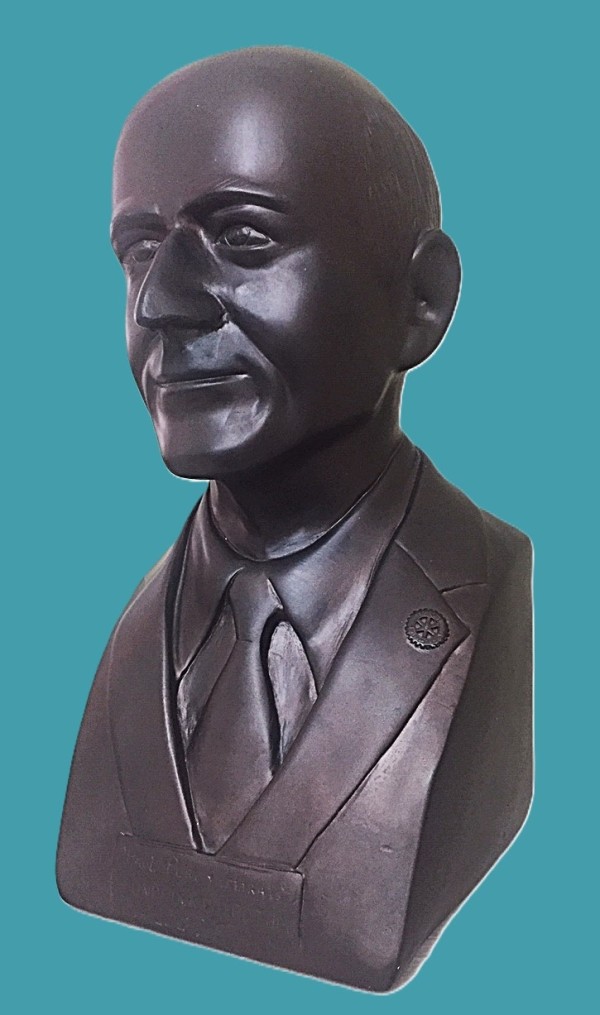 busto-paul-harris